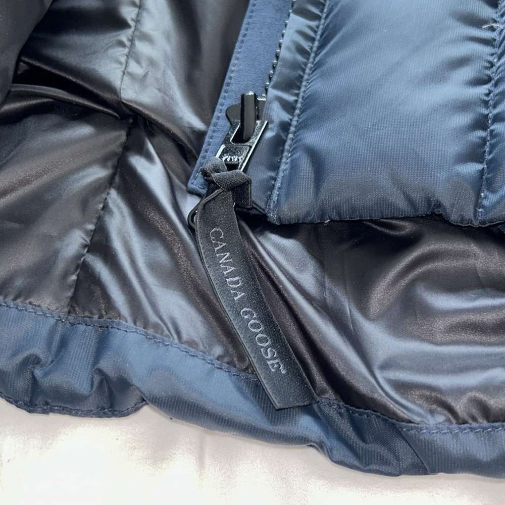 New authentic Unisex Canada Goose blue puffer jacket, S (offers welcome!) - Picture 6 of 11